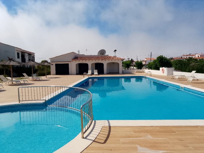 Modern & pretty ground floor 2 bed apartment in quiet central complex